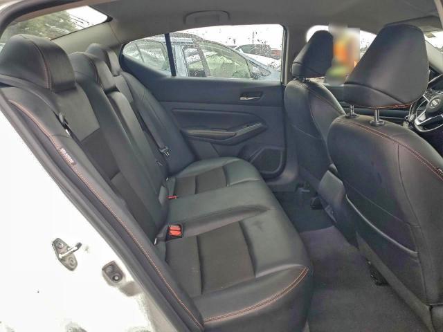 Nissan Altima Sr Image 11