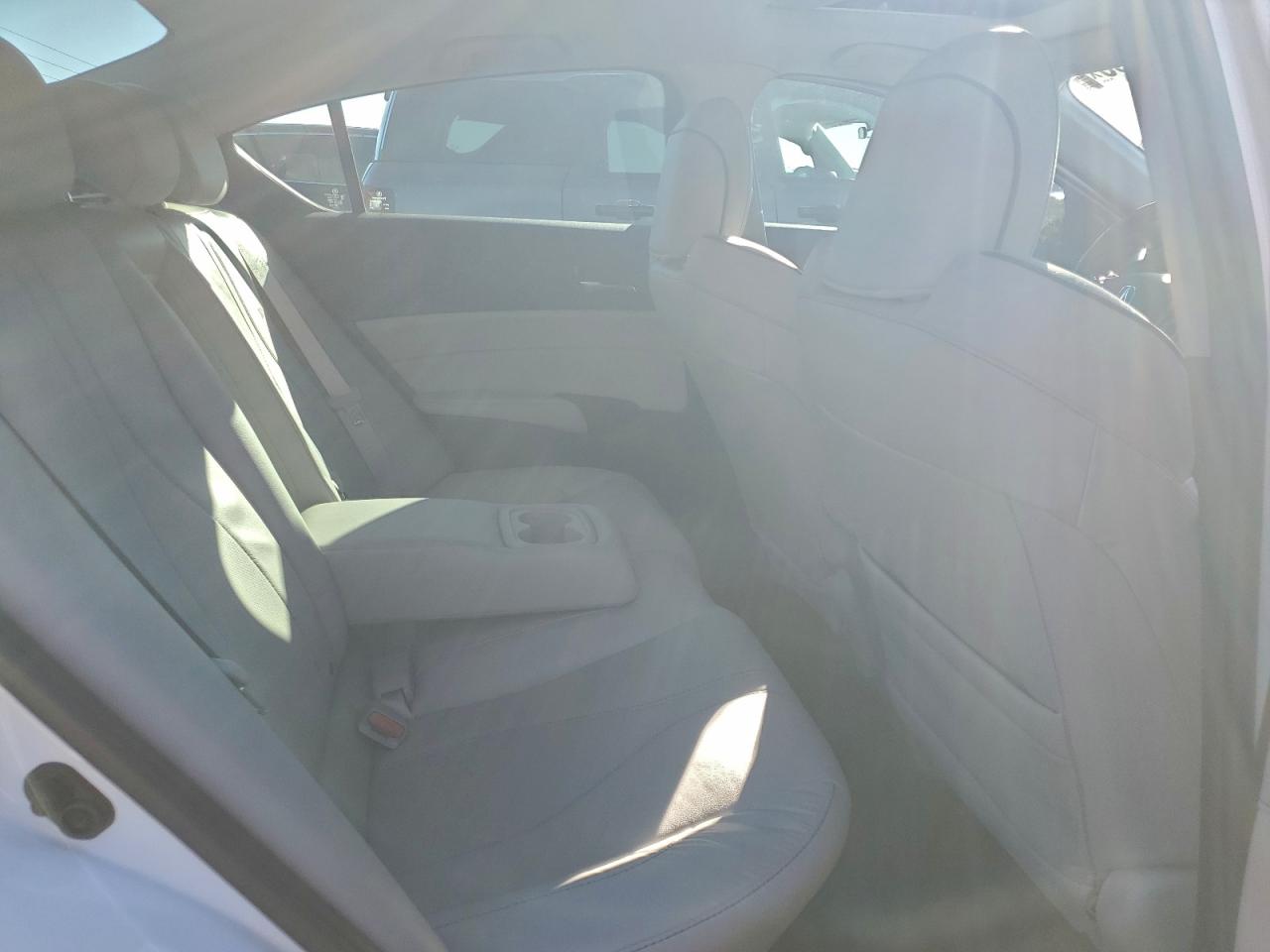 Acura ILX Premium Image 4