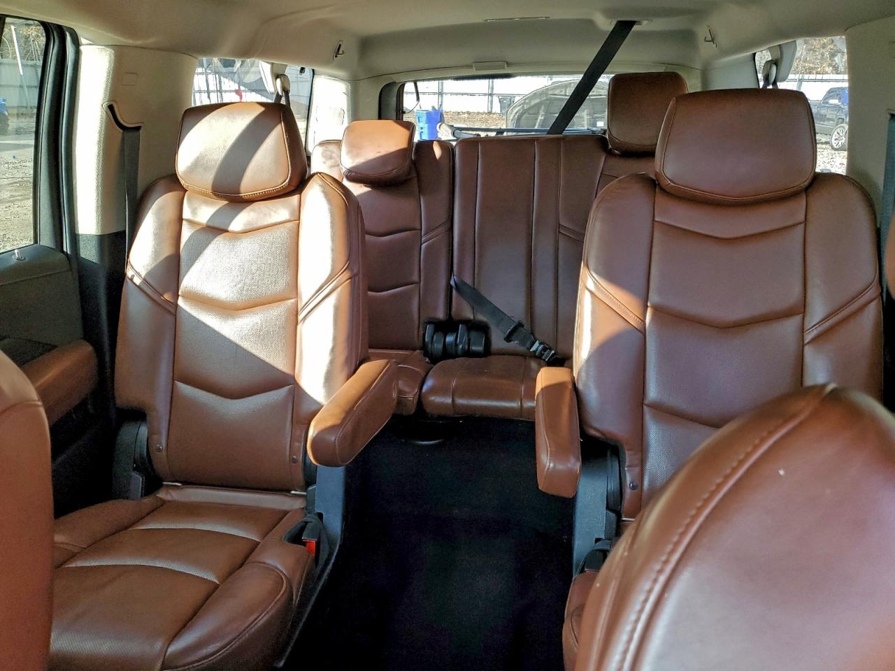 Cadillac Escalade Esv Premium Luxury Image 2