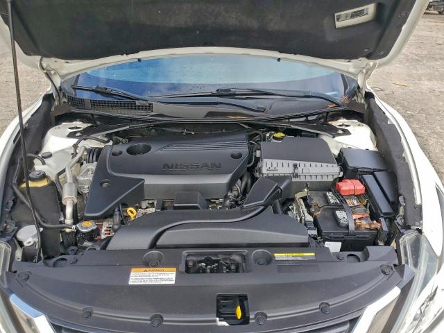 Nissan Altima 2.5 Image 8