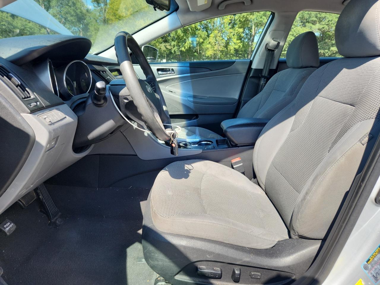 Hyundai SONATA Gls Image 10