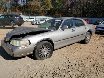  Salvage Lincoln Towncar