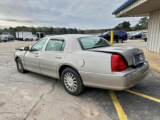 Lincoln Towncar Signature Image 5