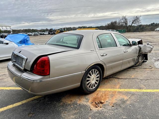 Lincoln Towncar Signature Image 8