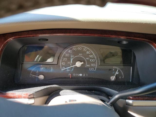 Lincoln Towncar Signature Image 11