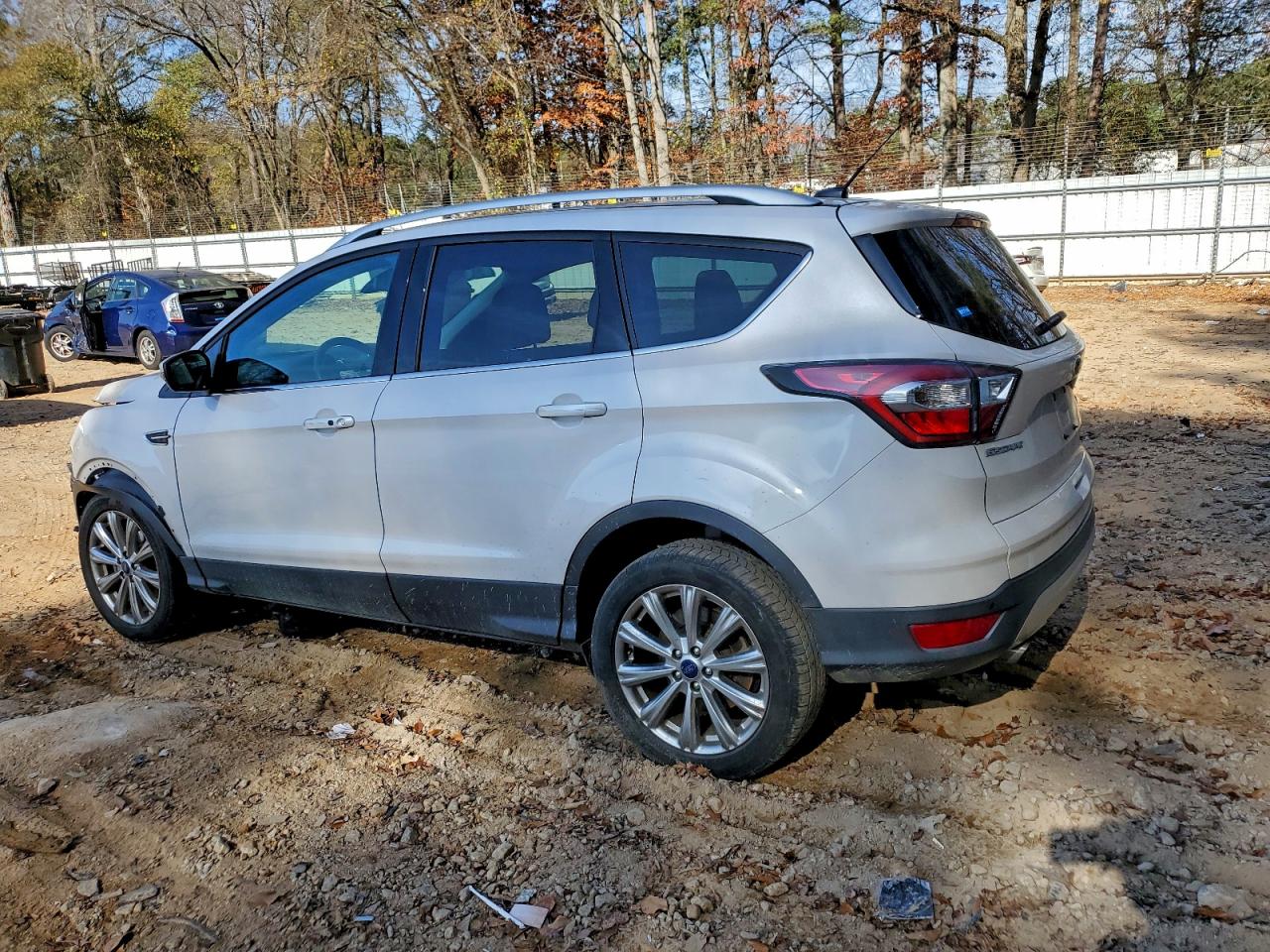 Ford Escape Titanium Image 3