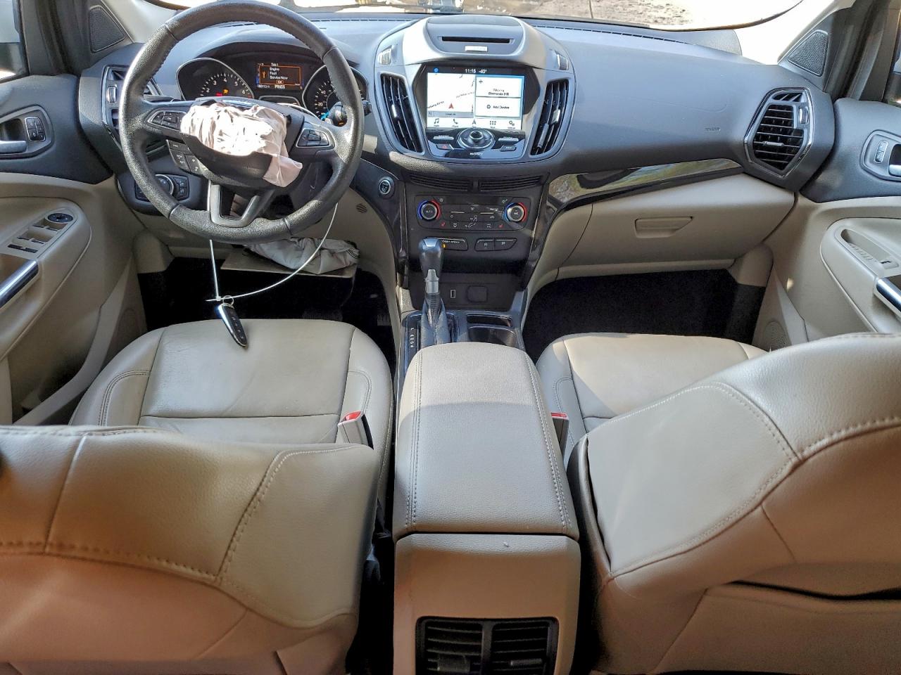 Ford Escape Titanium Image 12