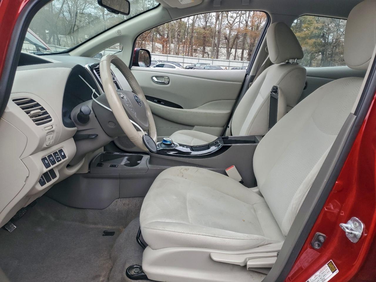 Nissan LEAF S Image 6