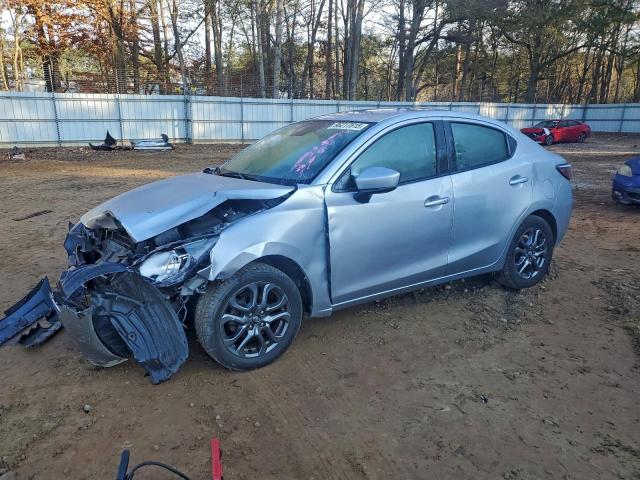  Salvage Toyota Yaris