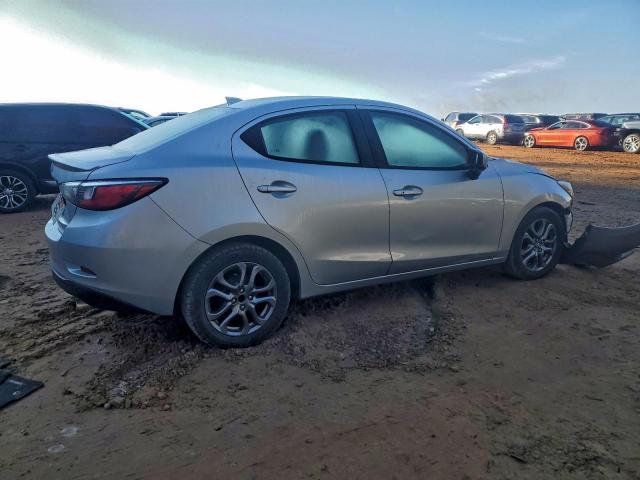 Toyota Yaris L Image 3