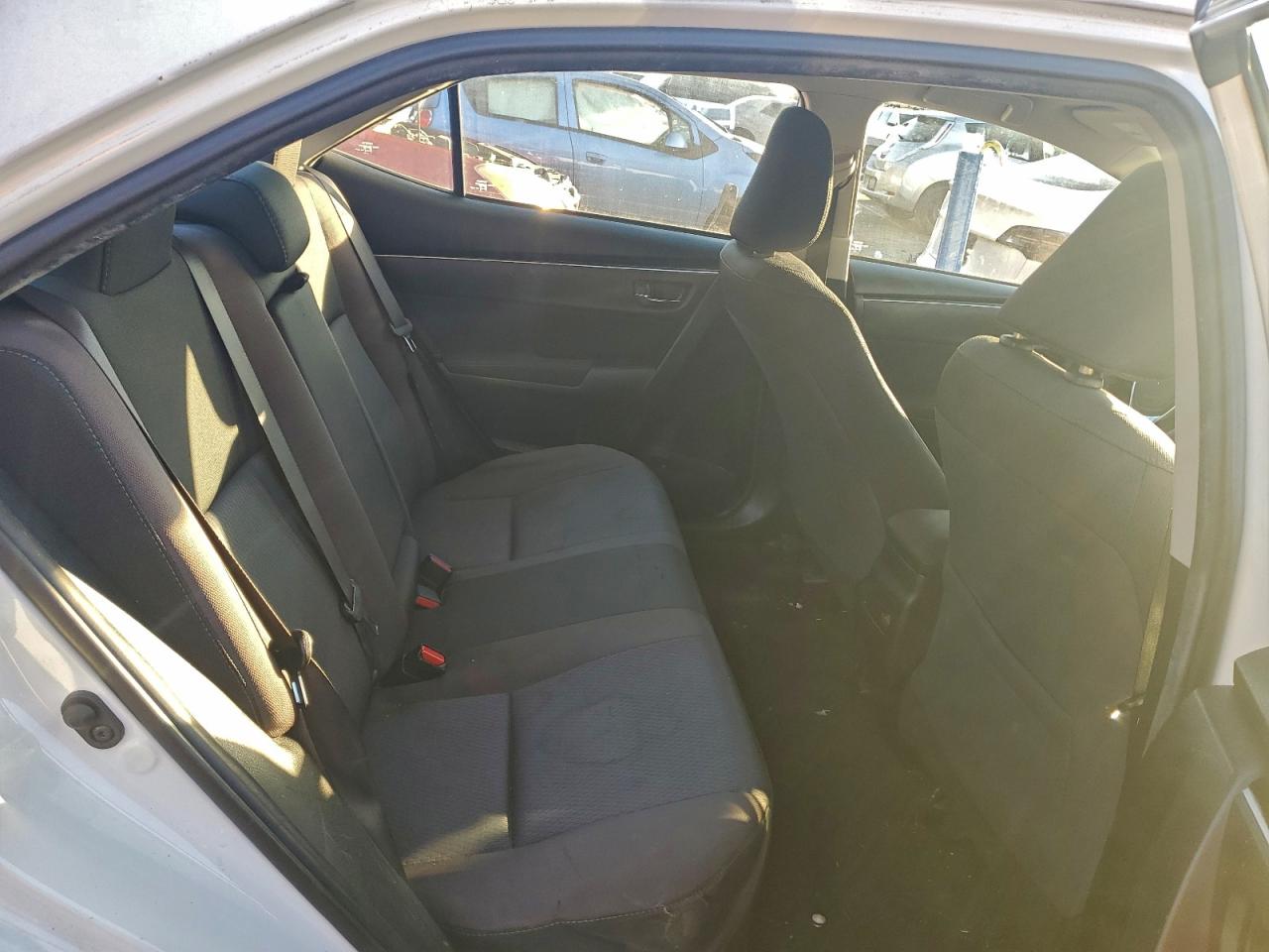 Toyota Corolla L Image 12