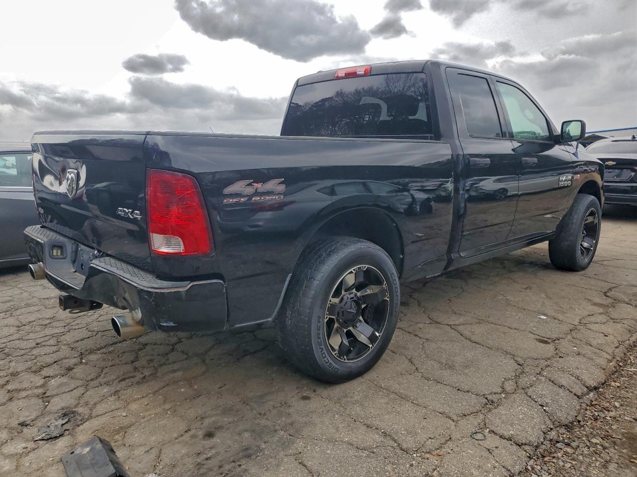 Ram 1500 St Image 9