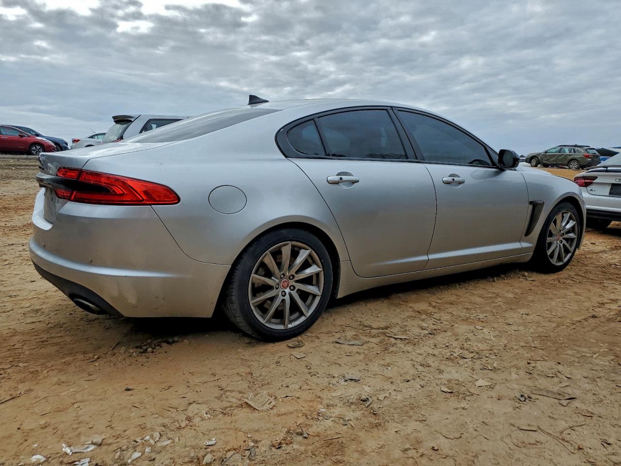 Jaguar XF Image 10