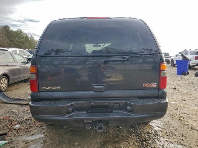 GMC Yukon Denali Image 6