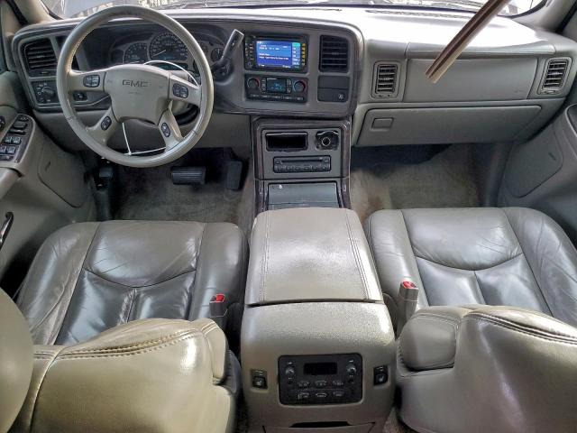 GMC Yukon Denali Image 12