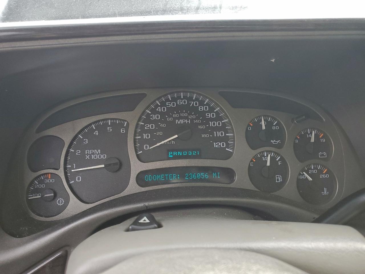 GMC Yukon Denali Image 3