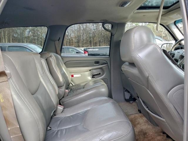 GMC Yukon Denali Image 4