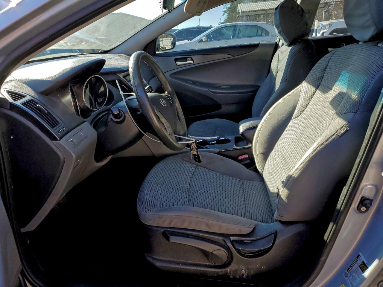 Hyundai SONATA Gls Image 12