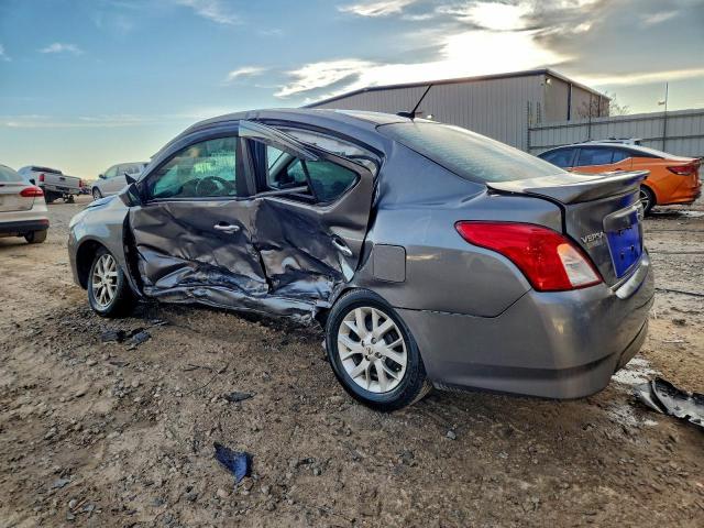 Nissan Versa S Image 5