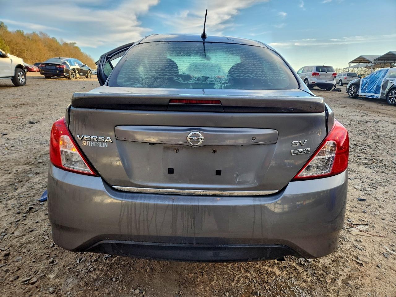 Nissan Versa S Image 2