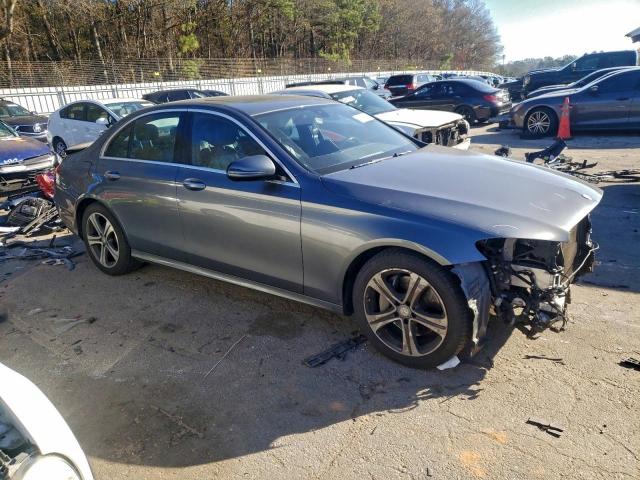 Mercedes-Benz E-Class 300 4matic Image 3