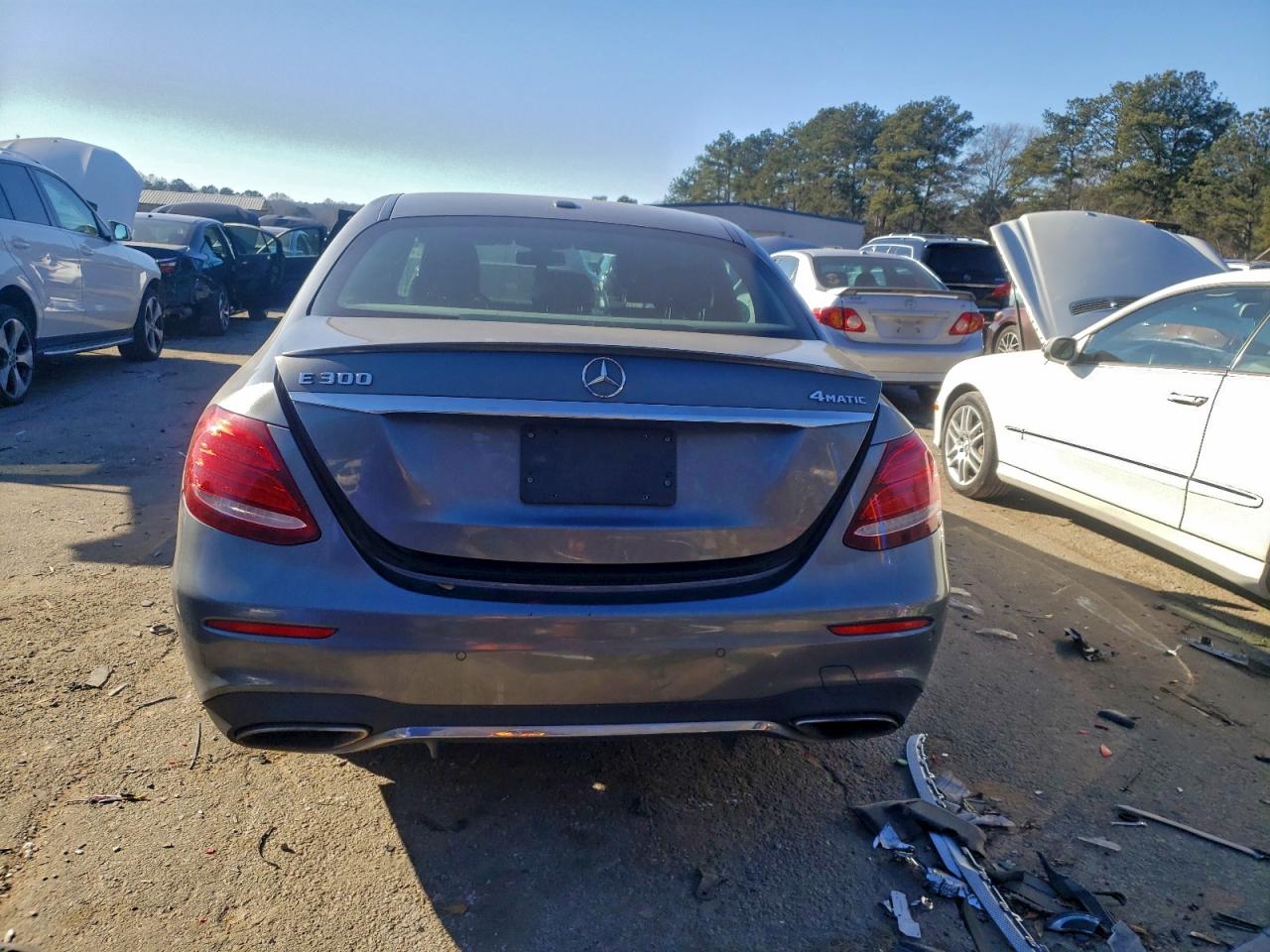 Mercedes-Benz E-Class 300 4matic Image 11