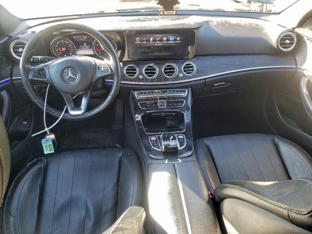 Mercedes-Benz E-Class 300 4matic Image 9