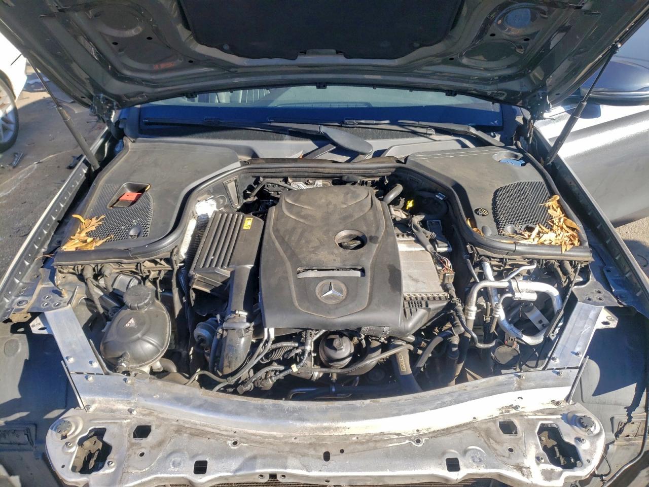 Mercedes-Benz E-Class 300 4matic Image 10