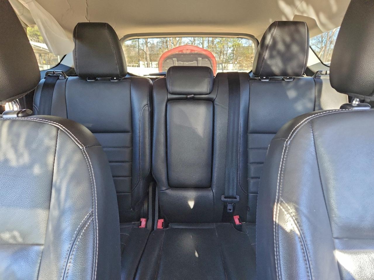 Ford Escape Titanium Image 13