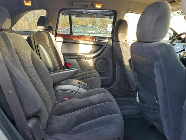 Chrysler Pacifica Touring Image 3