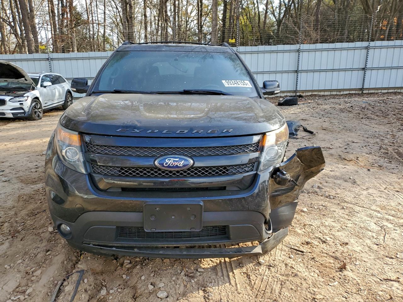 Ford Explorer Sport Image 2
