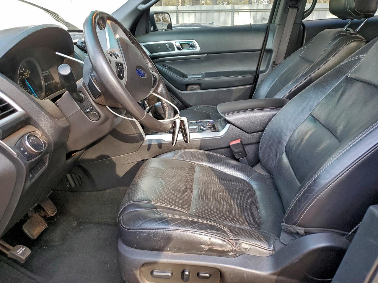 Ford Explorer Sport Image 12