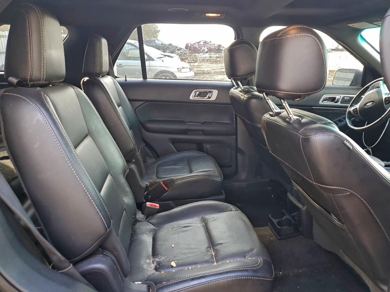 Ford Explorer Sport Image 9