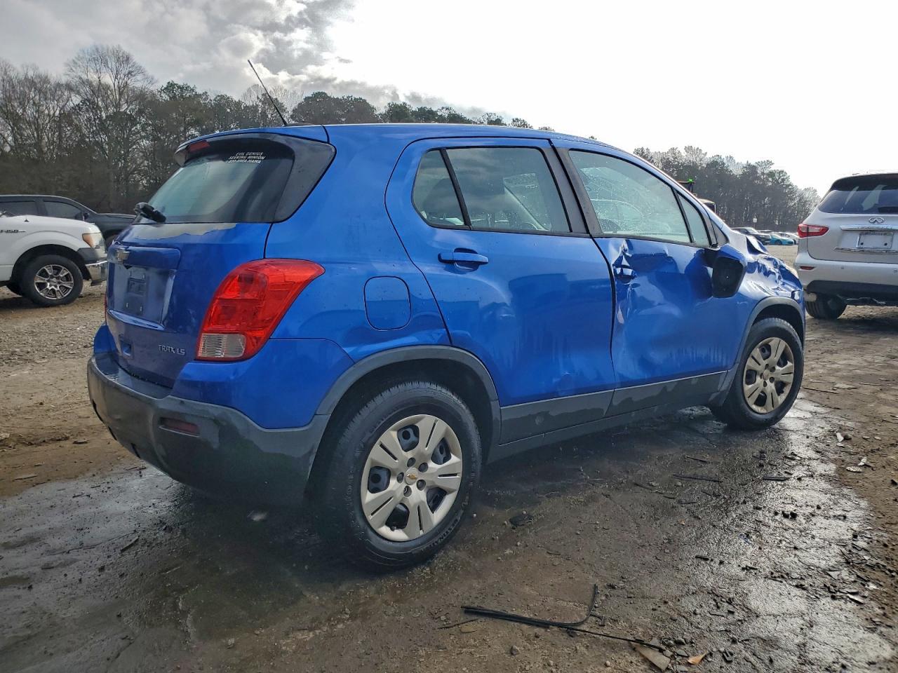 Chevrolet Trax Ls Image 3