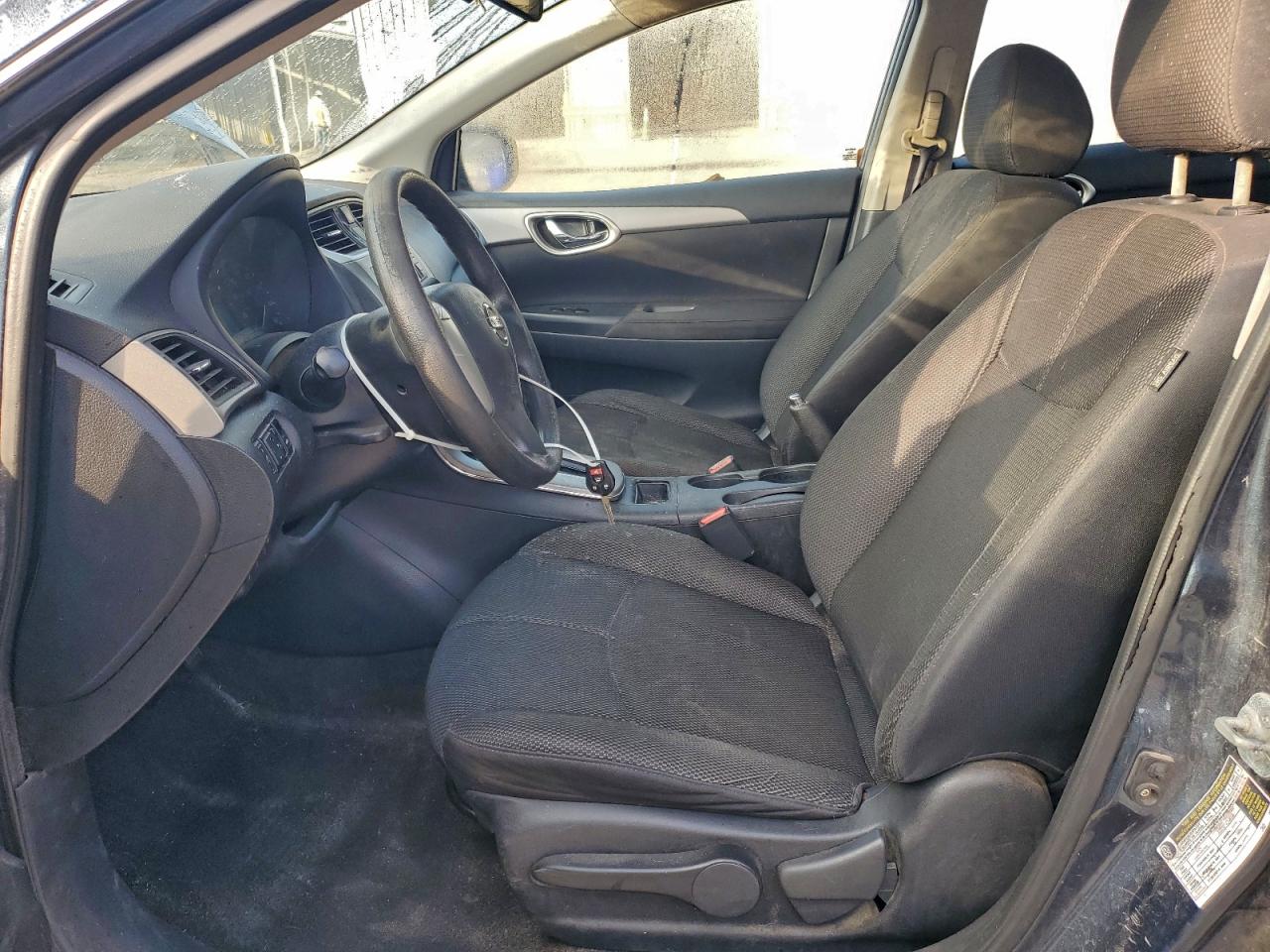 Nissan Sentra S Image 8