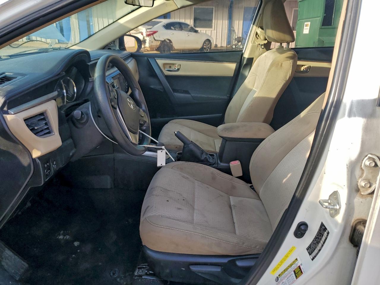 Toyota Corolla L Image 11