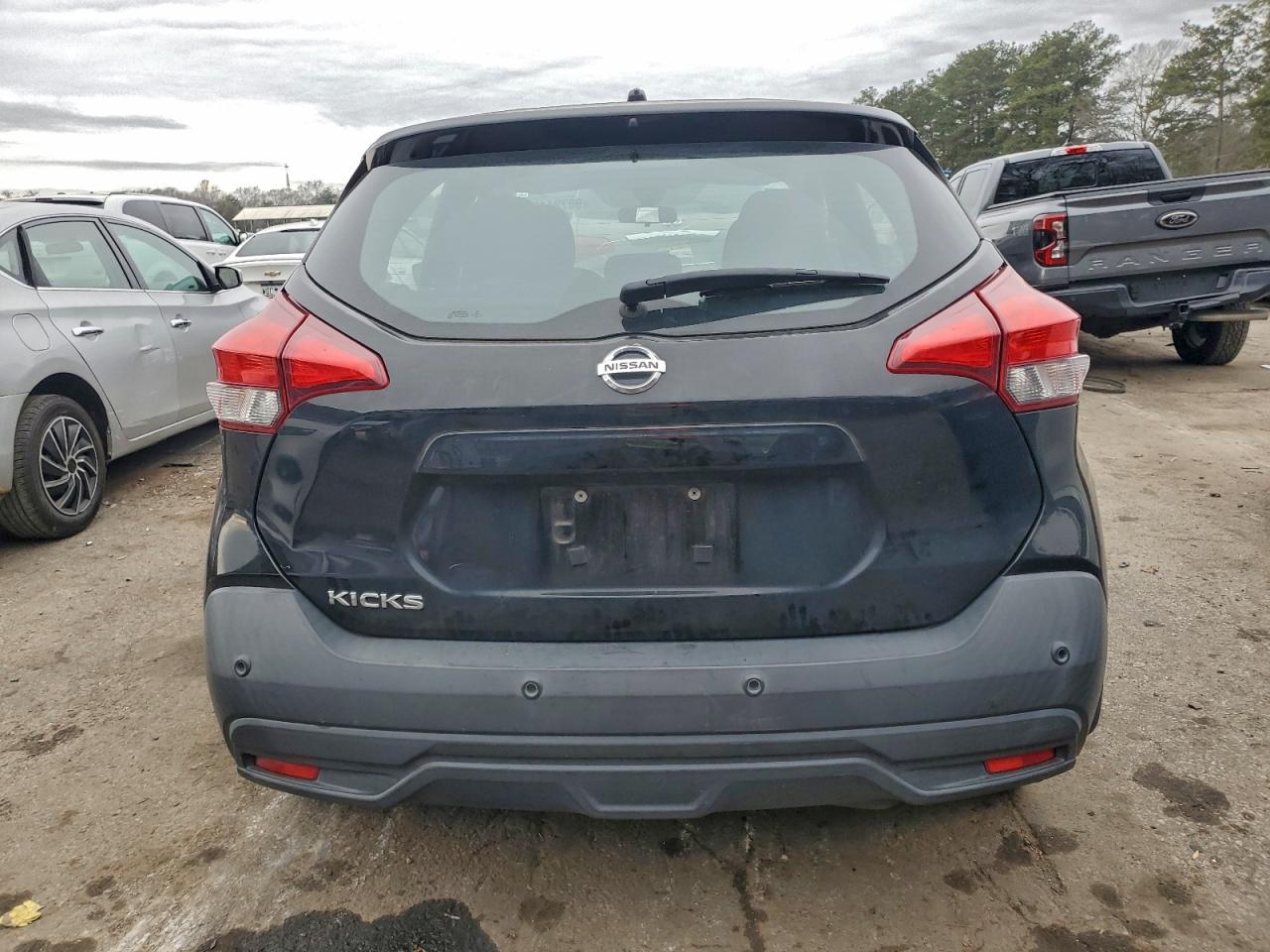 Nissan Kicks S Image 5