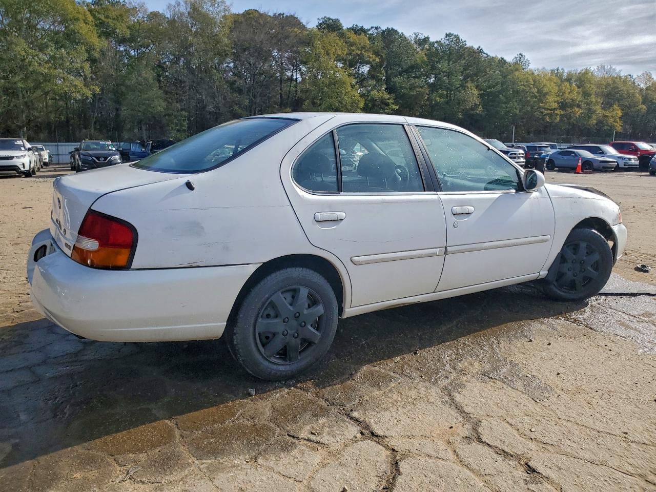 Nissan Altima Xe Image 9