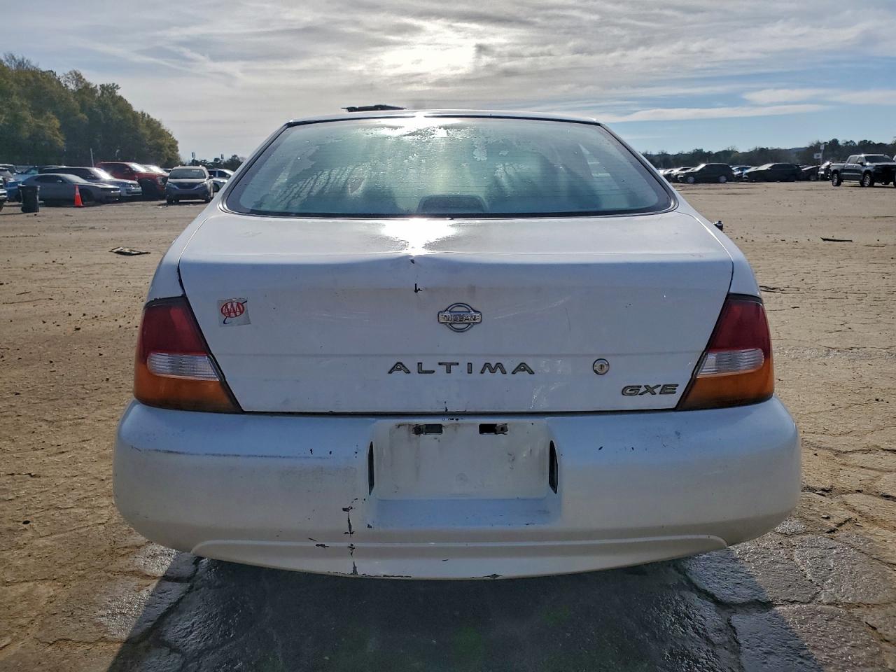 Nissan Altima Xe Image 2