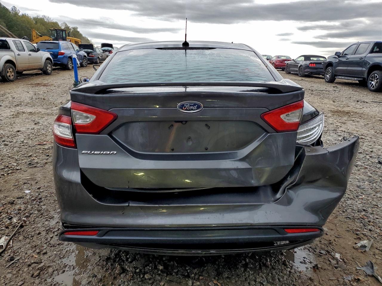 Ford Fusion S Image 9