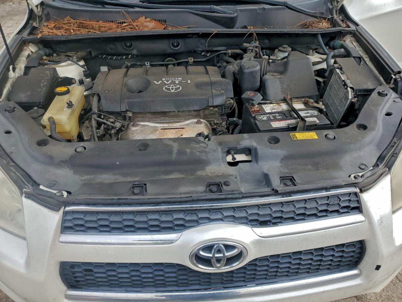 Toyota RAV4 Limited Image 11