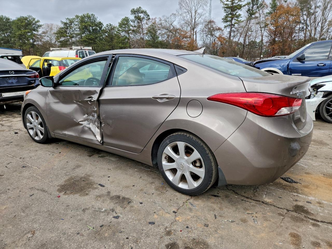 Hyundai ELANTRA Gls Image 2