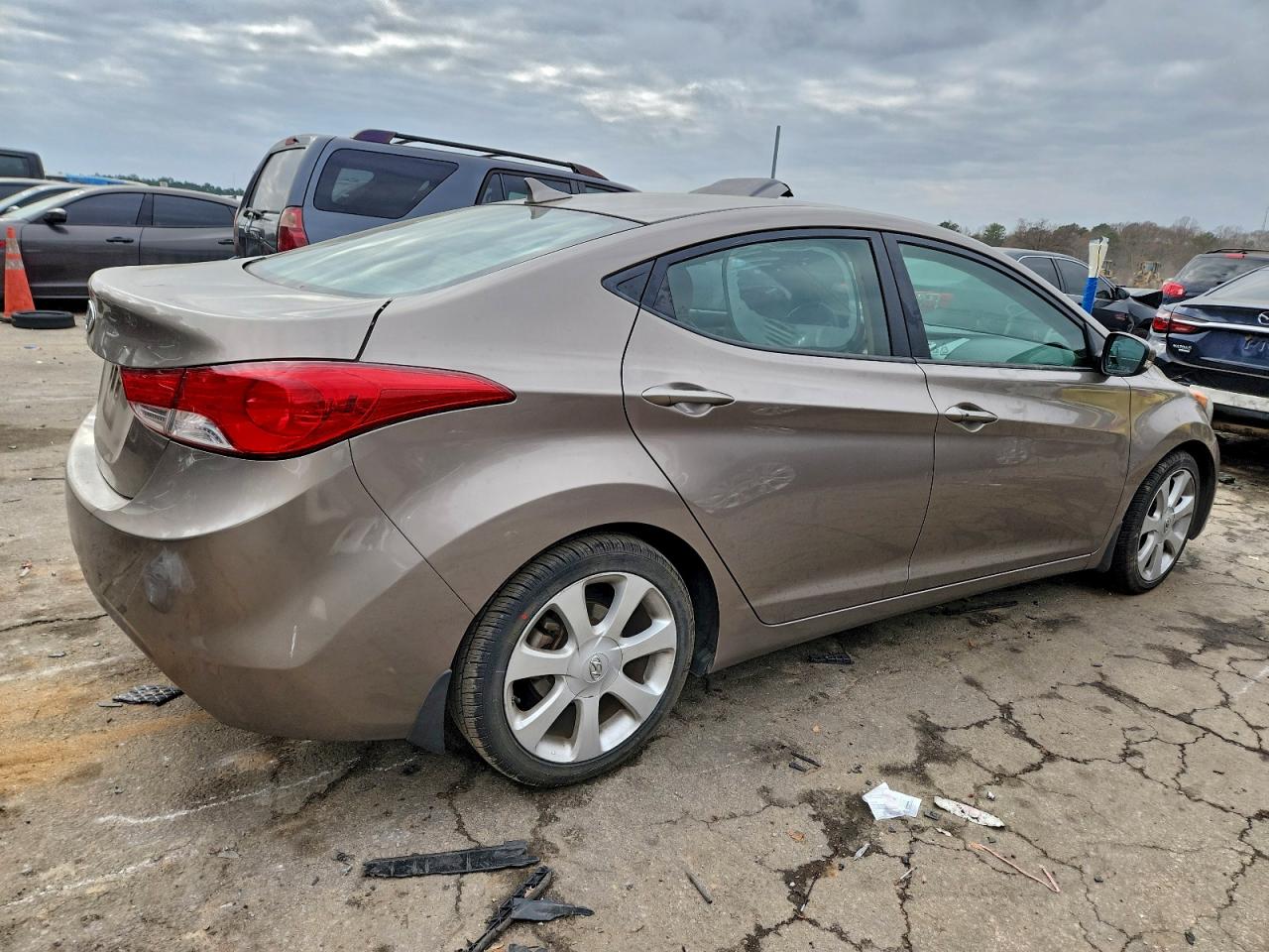 Hyundai ELANTRA Gls Image 3