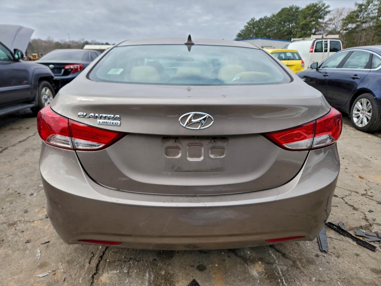 Hyundai ELANTRA Gls Image 6