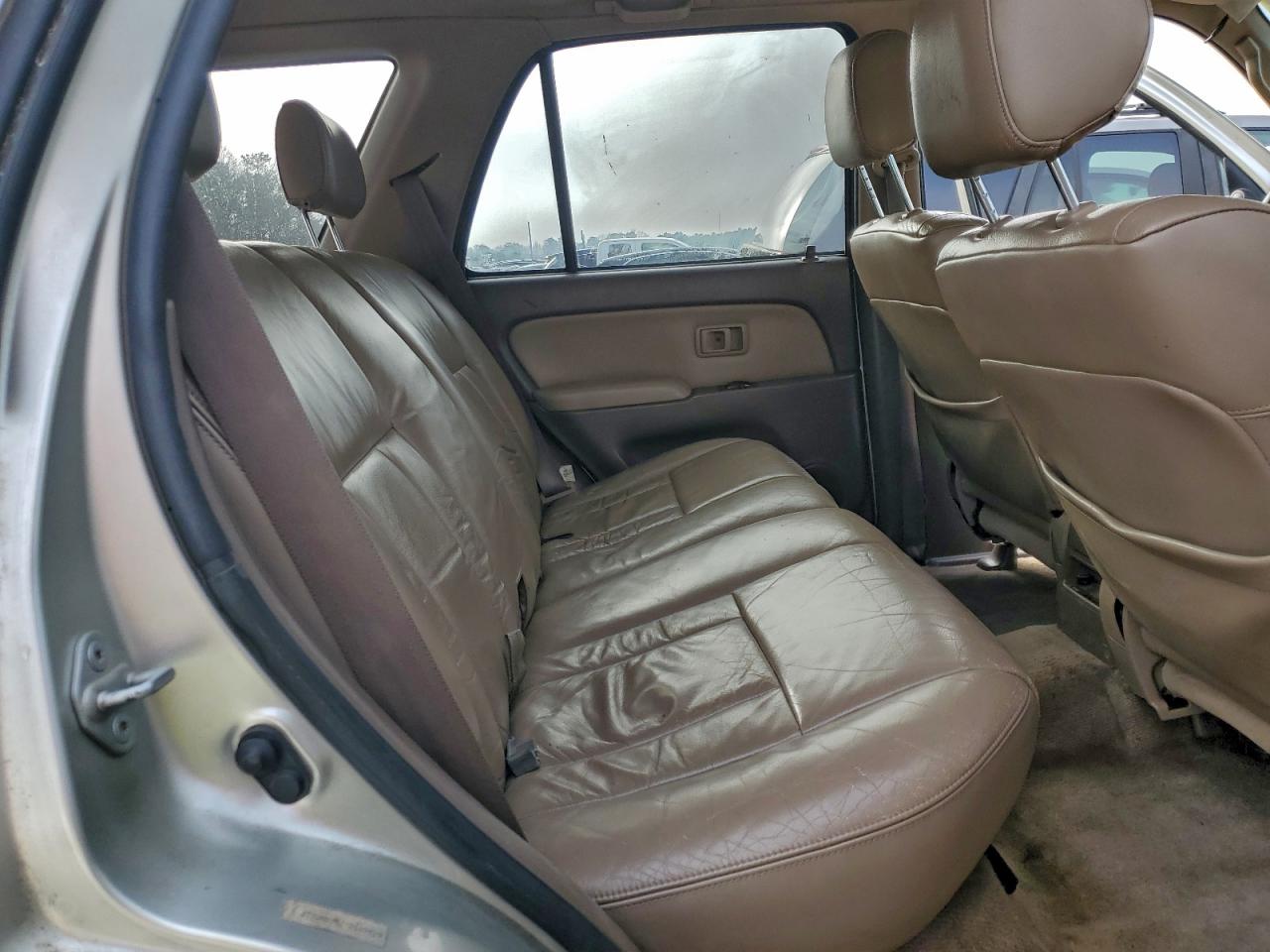 Toyota 4Runner Limited Image 7