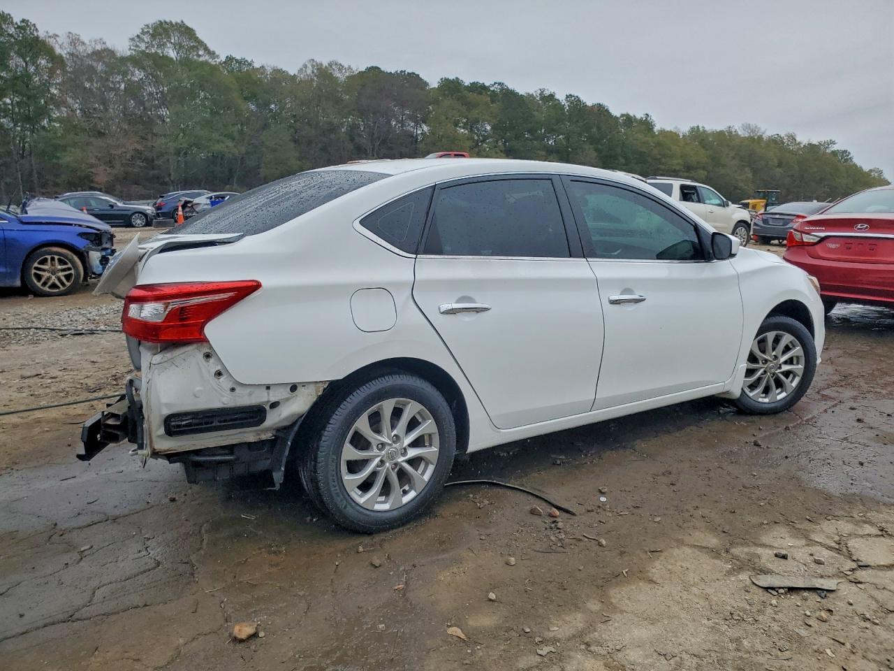 Nissan Sentra S Image 2