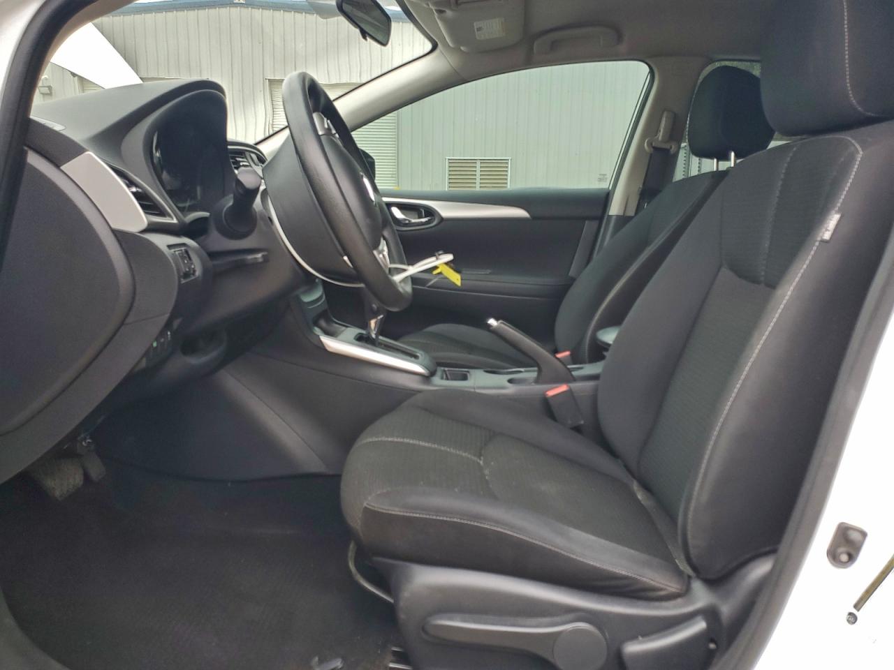 Nissan Sentra S Image 6