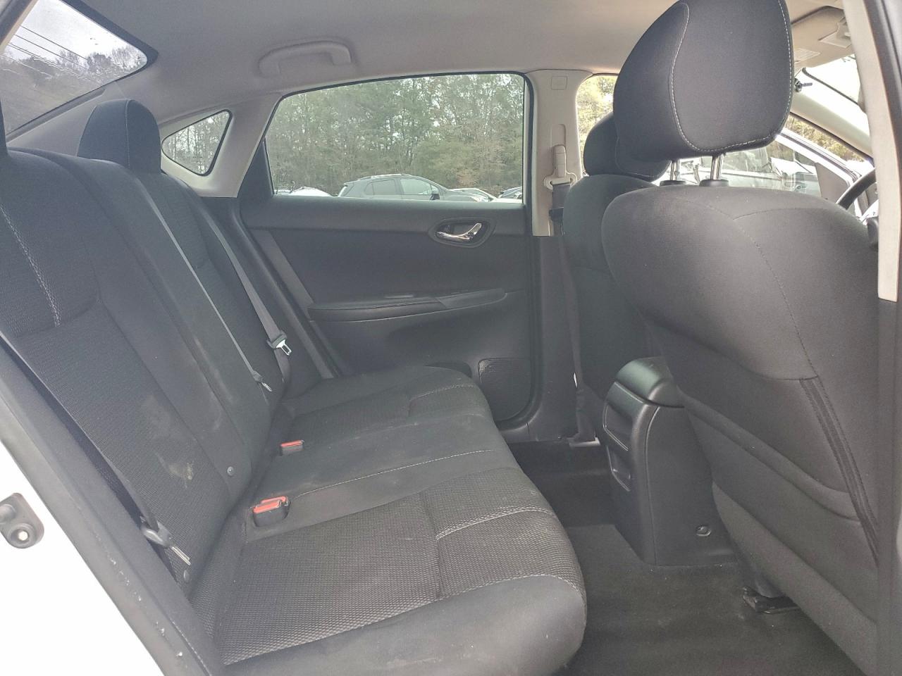 Nissan Sentra S Image 8