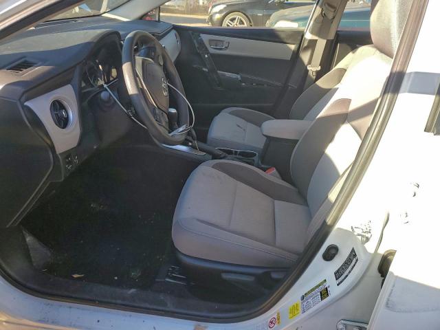 Toyota Corolla L Image 8