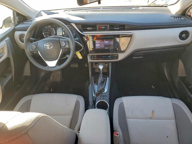 Toyota Corolla L Image 10